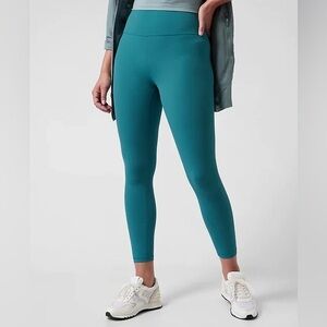 Athleta Transcend 7/8 Tight Leggings in Teal